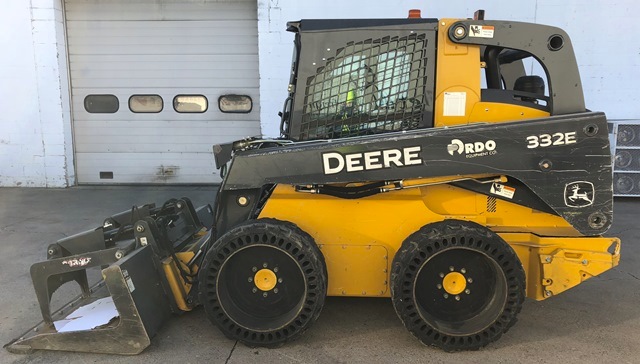 John Deere 332E Skid Steer