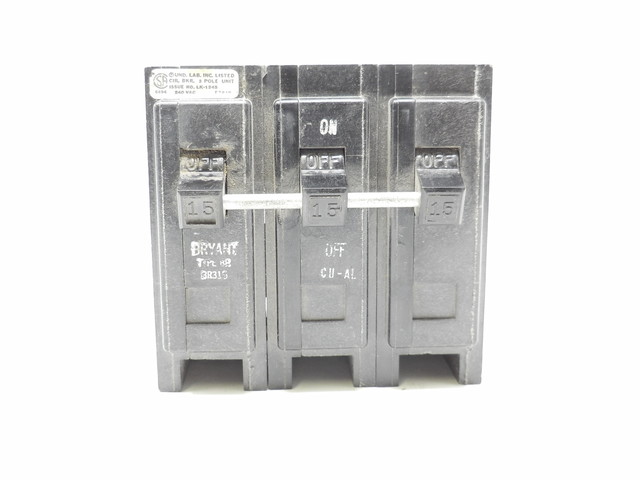 Disyuntor Westinghouse de 3 polos y 15 amperios