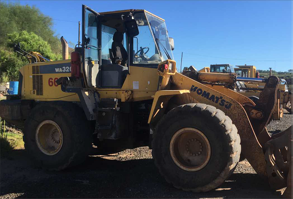 Komatsu WA-320-6 Wheel Loader