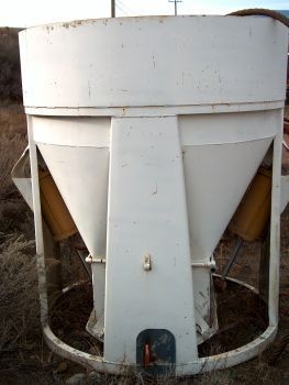 Hoist Type cement bucket.  5.5 yard. Air activated clam shell discharge