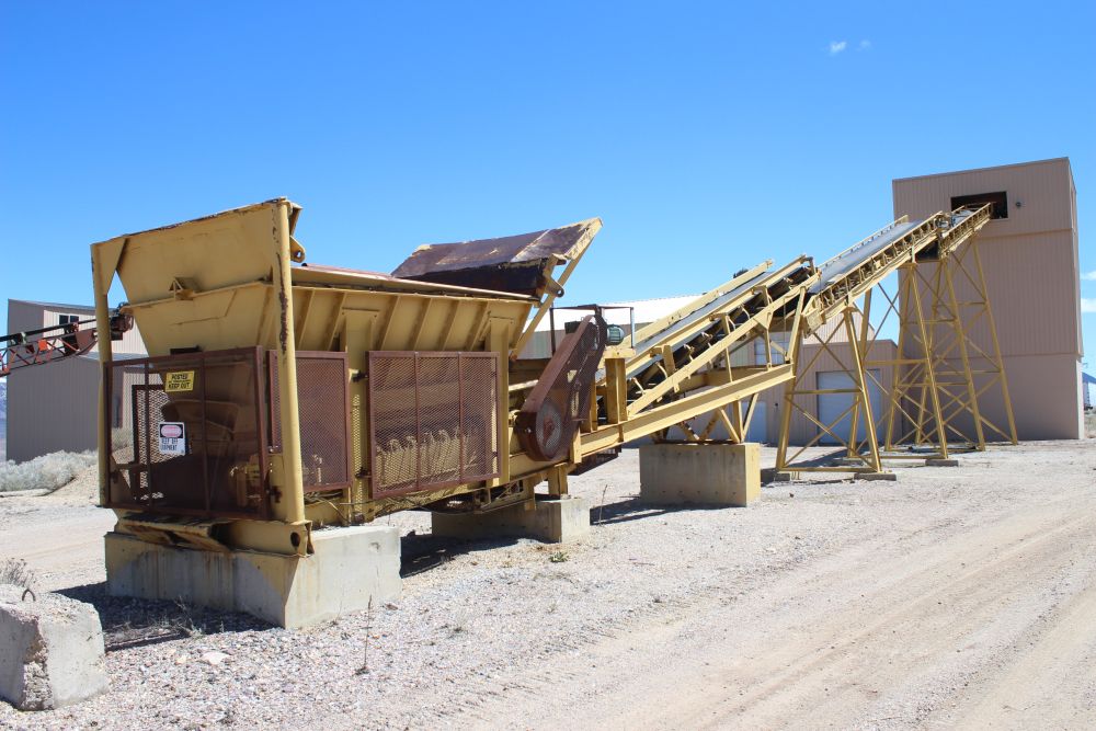 8 ft. x 14 ft. Belt Feeder with Grasshopper Conveyors