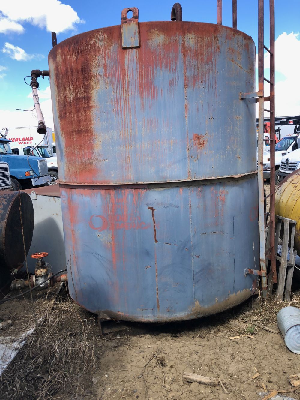 3,000 Gallon Steel Vertical Tank