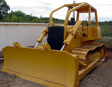 John Deere 750 Dozer, 12ft blade with mechanical angle, hydraulic tilt, Hyster winch.