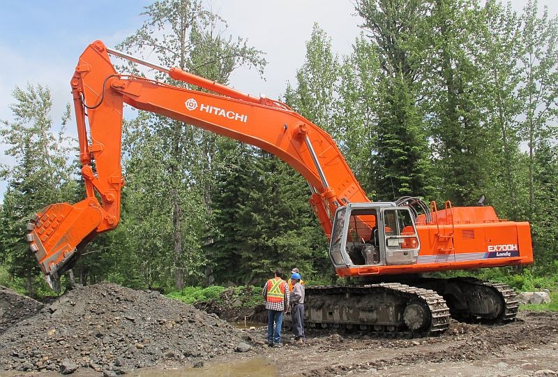 Used Hitachi EX700 Excavator. New Motor. Located in British Columbia, Canada.