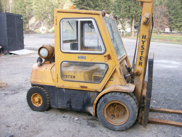 Hyster Forklift. 6000 lb. Lift.Dual Drive Wheels - Propane