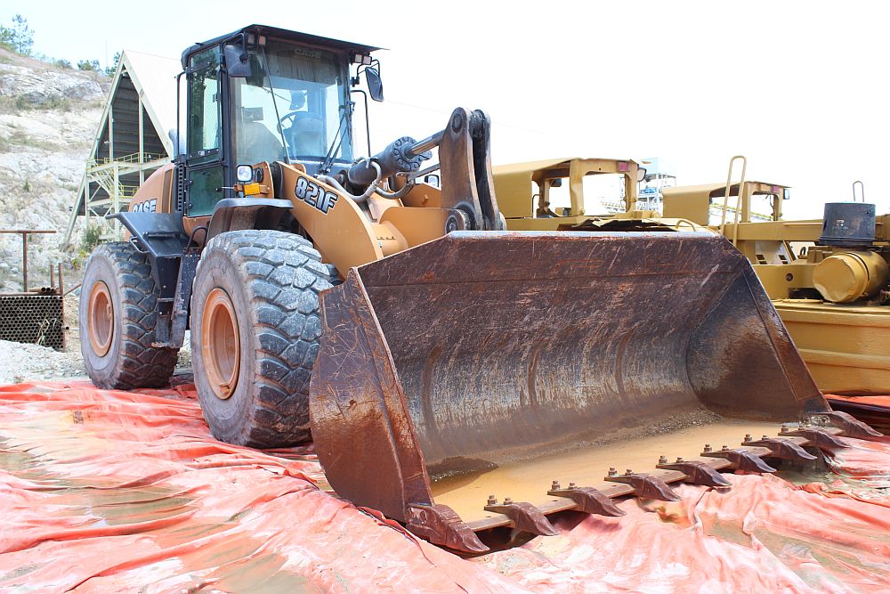 Case 821F Wheel Loader