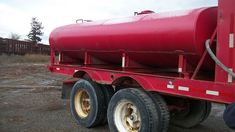 Water Tank Trailer. 2500 Gallon Capacity. Honda Pump & All Hoses.