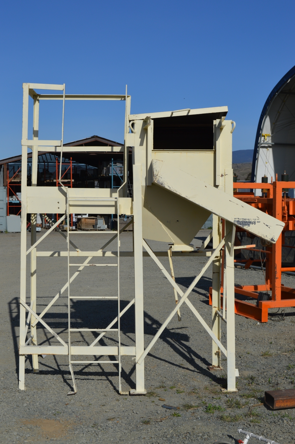 Hopper with Stand