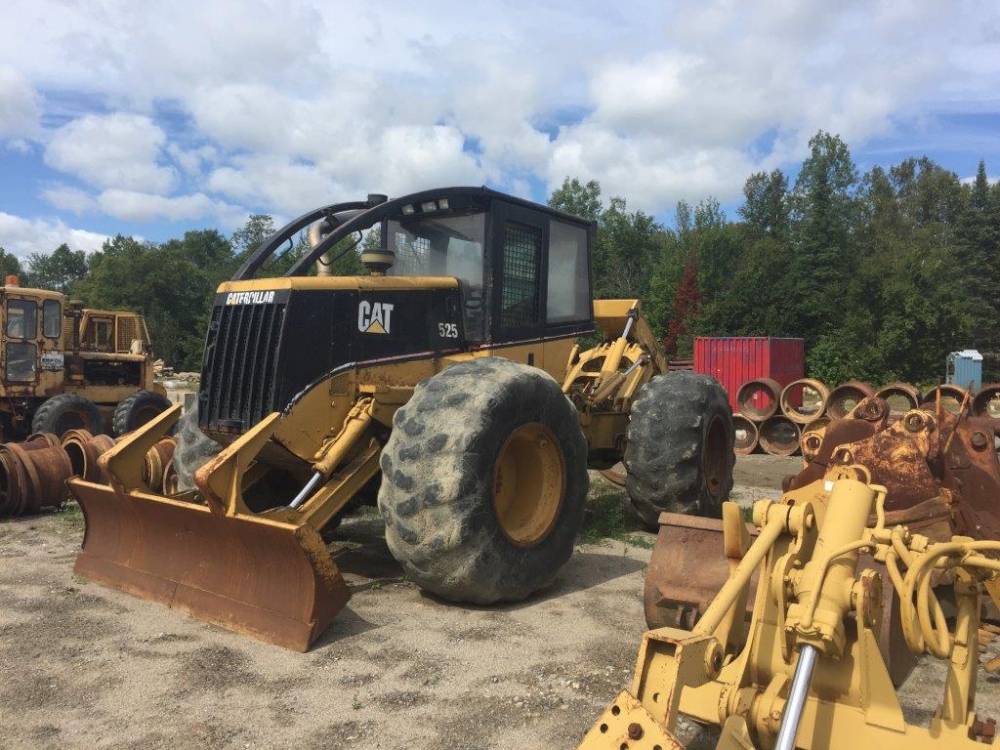 CAT 525 Grapple Skidder