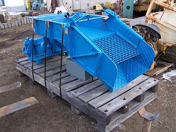 Mangeoire à poêle vibrante Syntron de 30 pouces x 48 pouces. Tapez F-45B-DT. C/W section grizzly supplémentaire de 16 pouces et contrôleur. Unité vendue reconditionnée complète avec contrôleur
