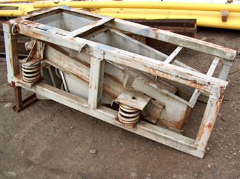 Vibranetics 24in x 72in Pan Feeder