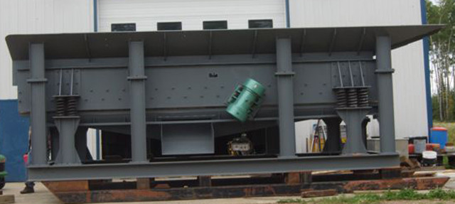 "Brand New" Gold Placer Feeder Wash Plant. 4 ft. x 22 ft. Deck. 150 to 200 Yards Per Hour.