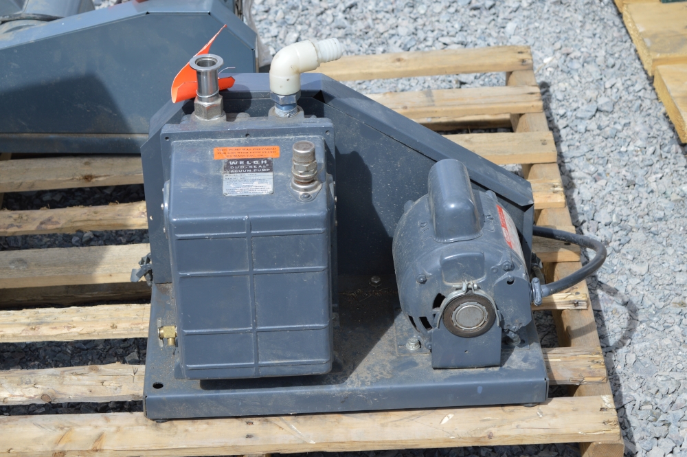 Welch 1402 Duo-Seal Vacuum Pump