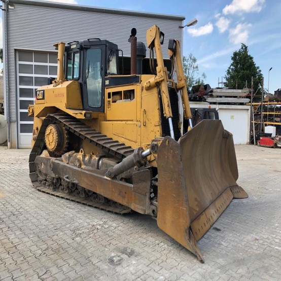 CAT D8R Dozer