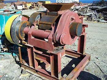 Cedarapids 24 inch X 16 inch roll crusher.