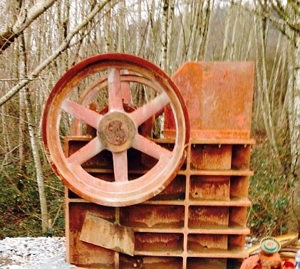 Used Hewitt Robins Style Jaw Crusher. 24 in. x 36 in. Custom Built Stand. 125 HP Electric Motor. Extra set of Jaw Plates.