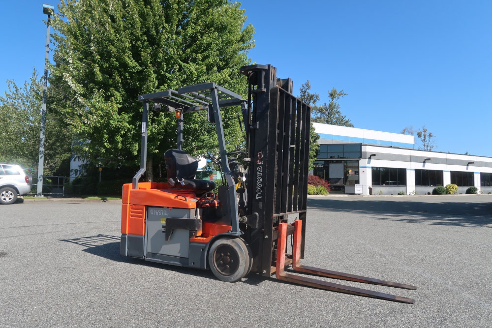 Montacarga Eléctrica Toyota de 4,000 lbs