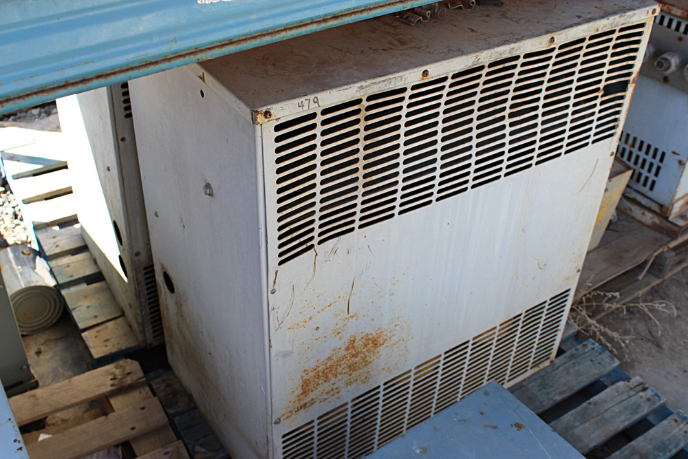 112.5 KVA Federal Pioneer Transformer 600-208Y/120 Volt