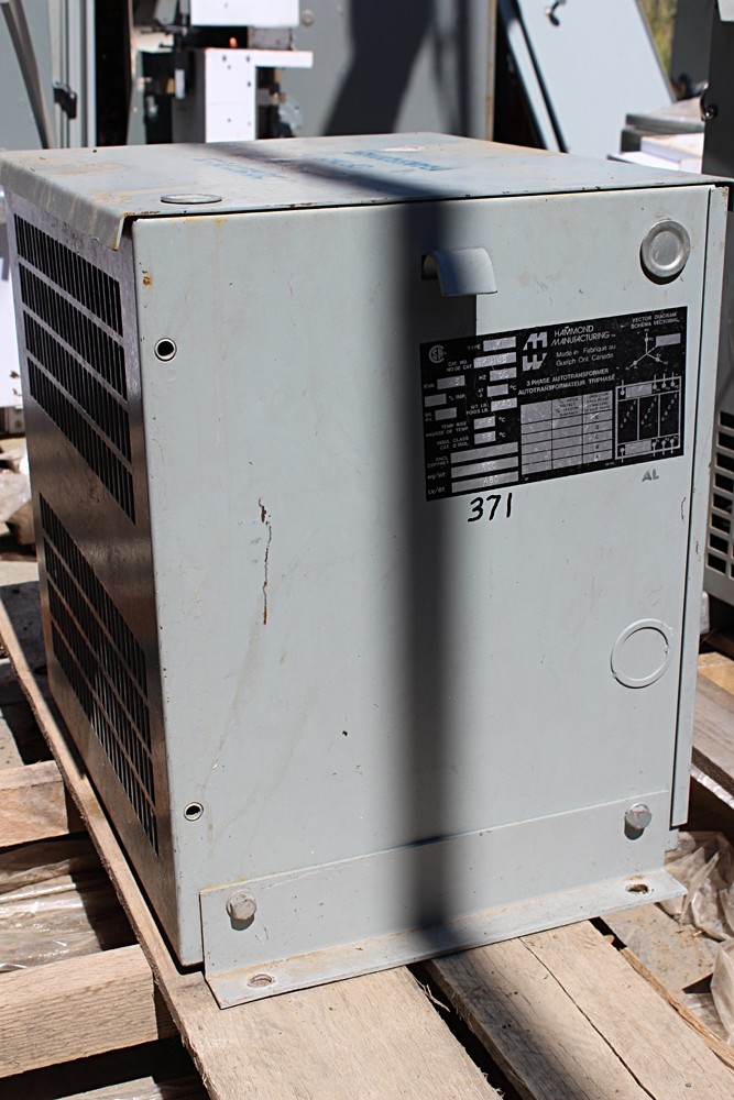 45 KVA 600 - 480 volt Hammond Transformer For Sale
