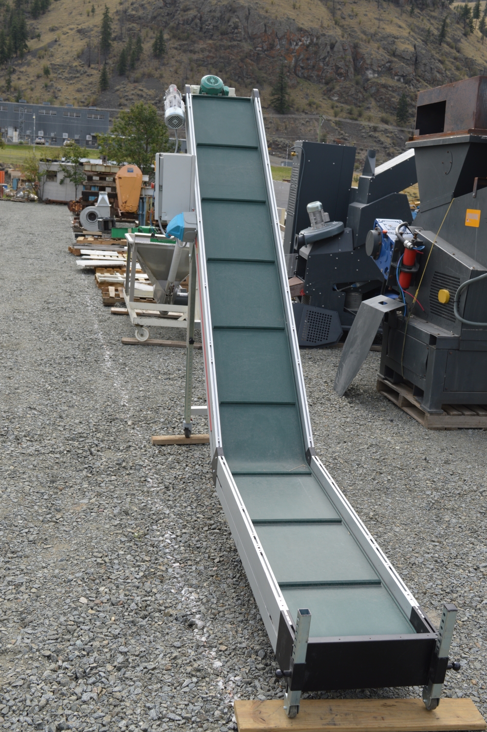 Stokkermill 17 in. Conveyor