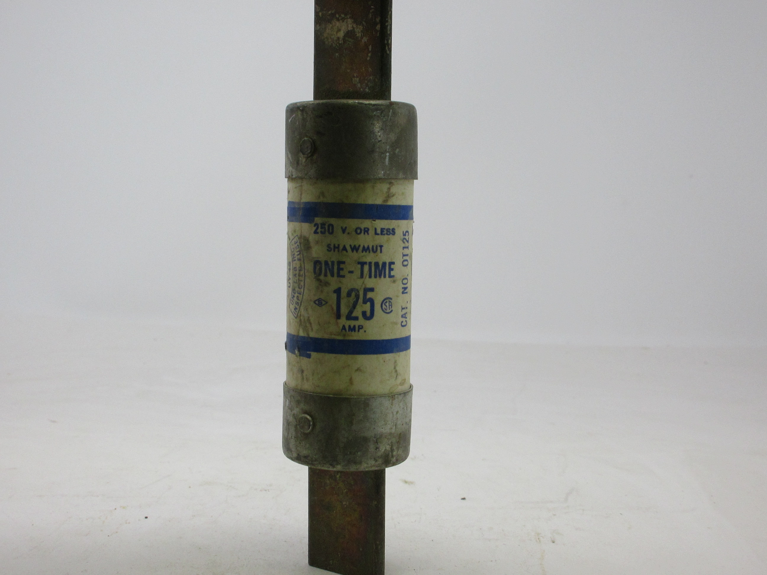 Fusible Shawmut de 125 amperios y 250 voltios