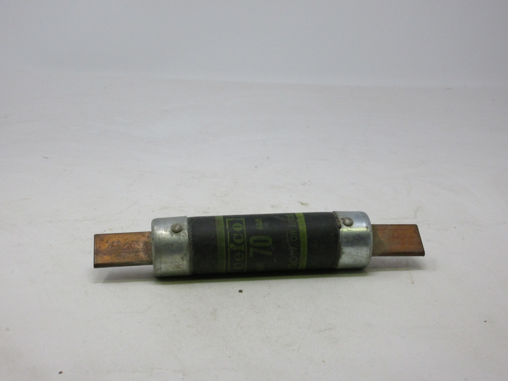 Fusible Cefco de 70 amperios y 250 voltios