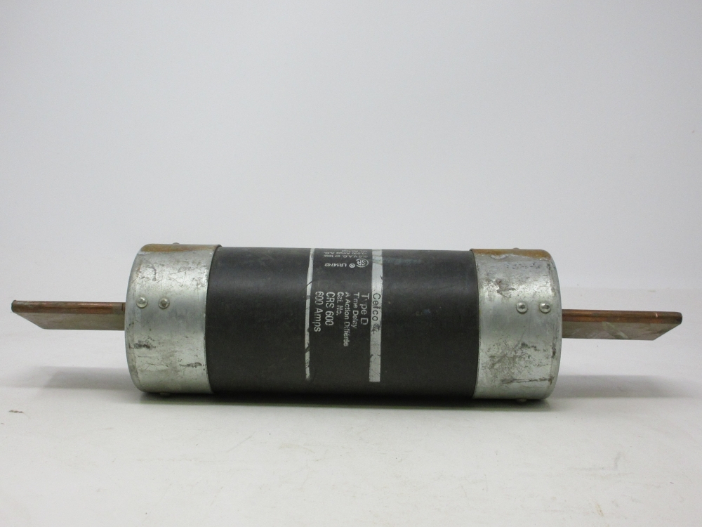 Fusible Cefco de 600 amperios y 600 voltios