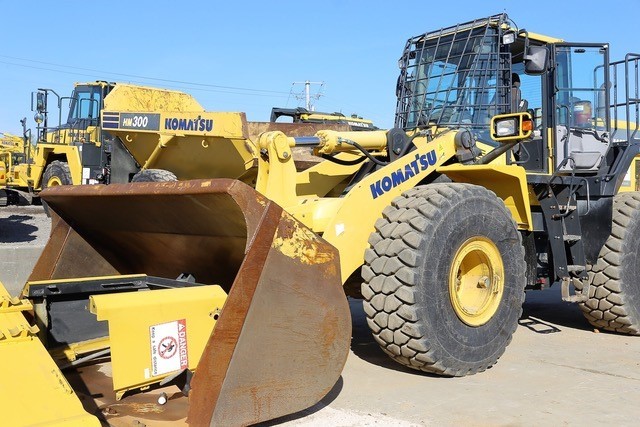 Komatsu WA470-7 Wheel Loaders