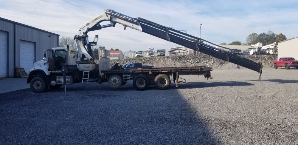 2005 Mack CV713 Knuckle Boom Truck