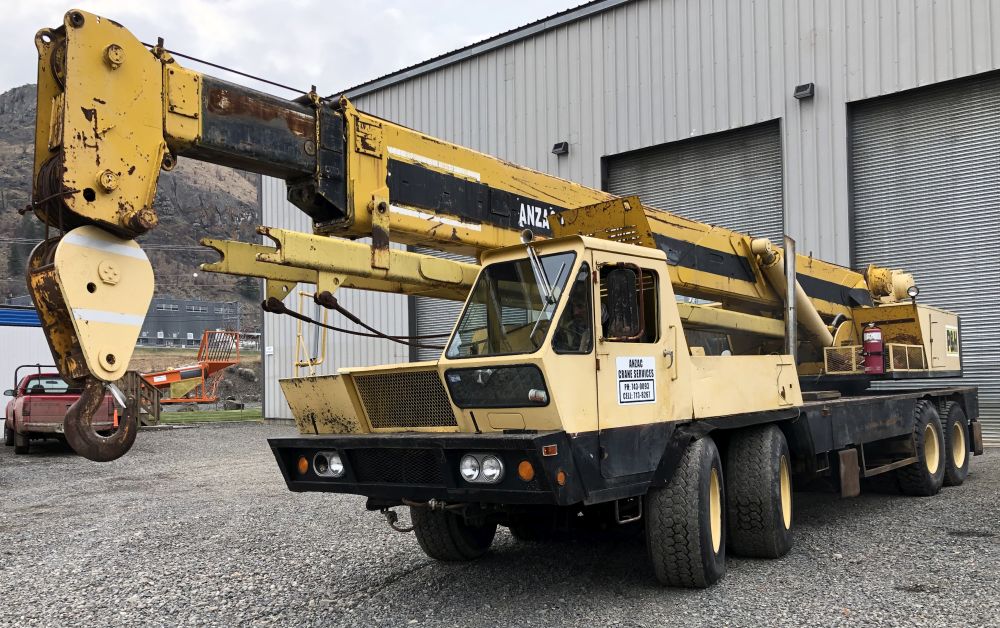 P&H 30 Ton Truck Crane