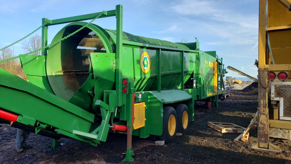2000 McCloskey 621 Trommel Screener
