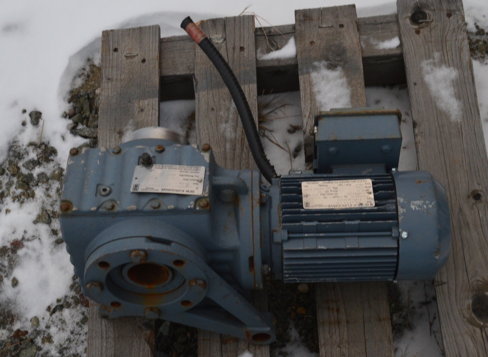 Sew-Eurodrive 0.75 HP Gearhead Motor