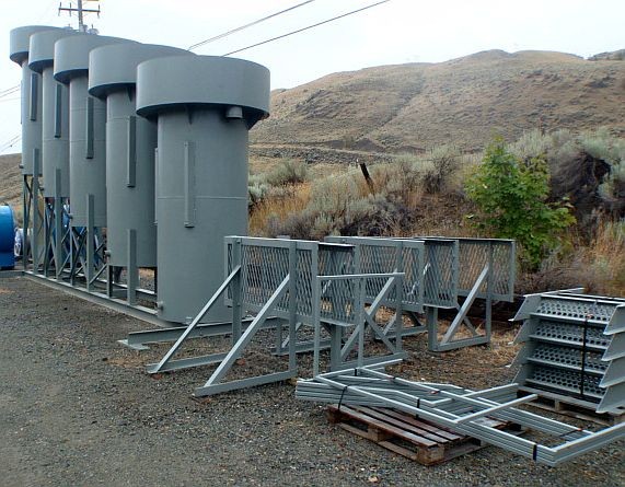 Bank of 5 Carbon Columns