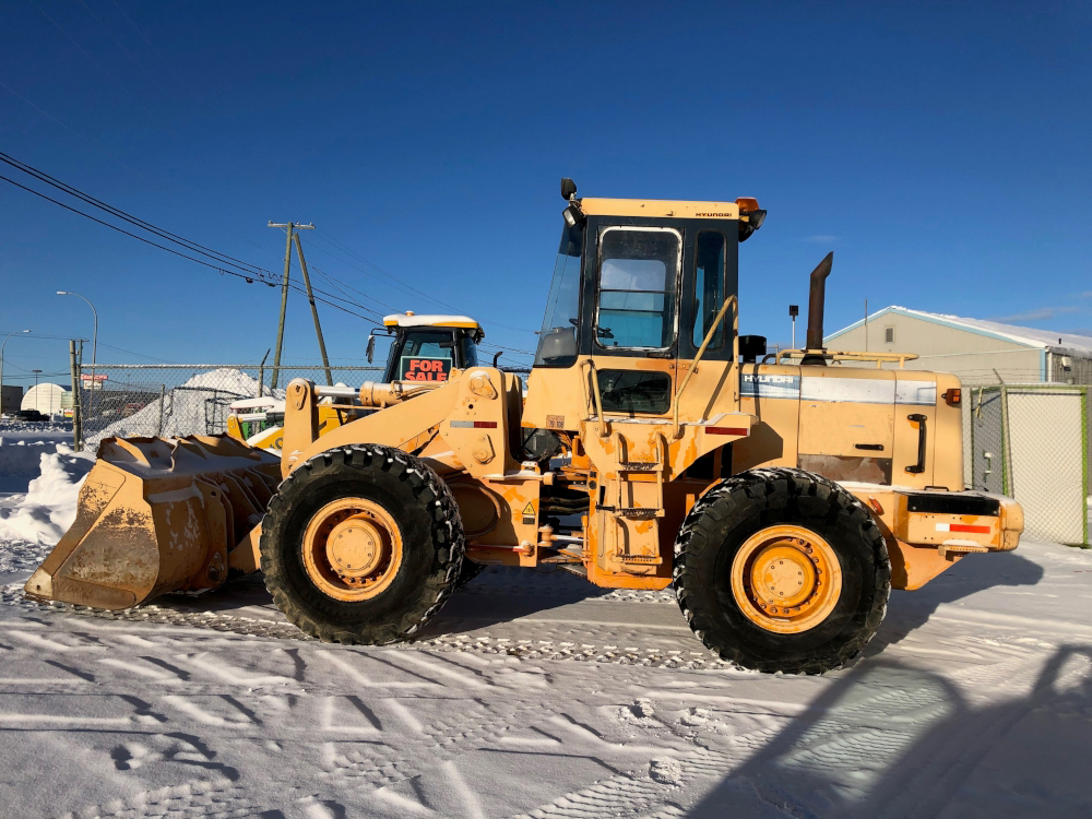 1996 Hyundai HL750 Loader