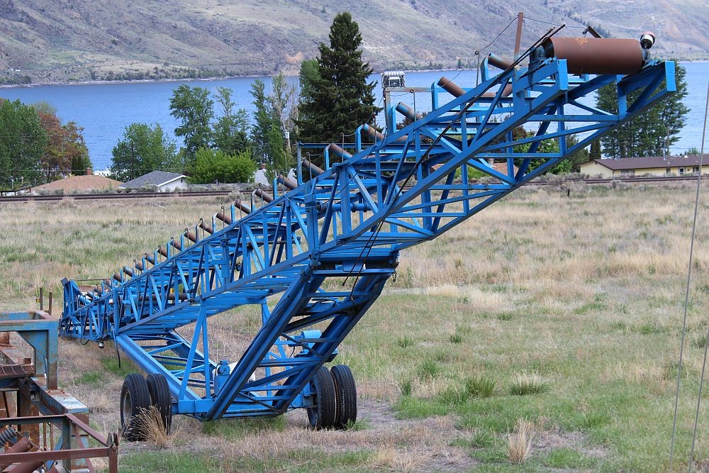 Radial 30 x 96 Stacking Conveyor
