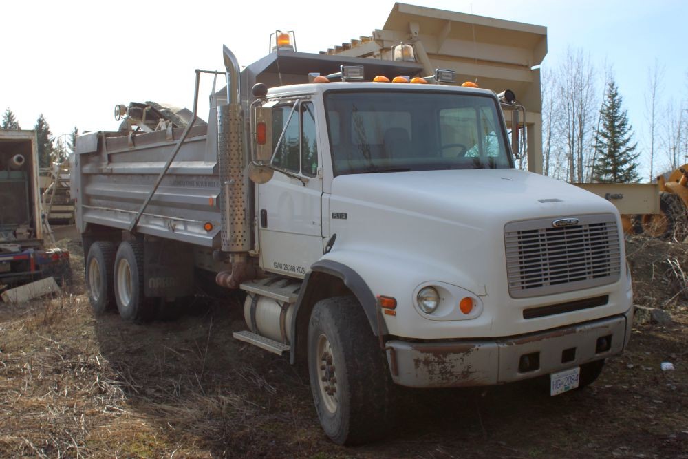 Camiones de Volteo 1999 Freightliner FL112