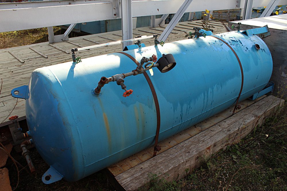 Vertical Pressure Vessel 3 ft. x 9 ft.