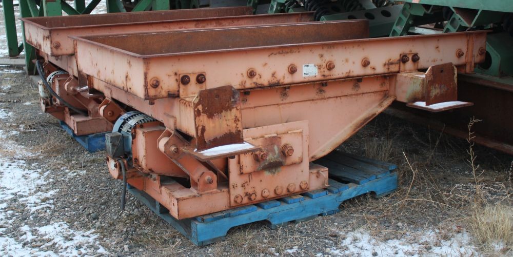 Carrier 41 in. x 84 in. Vibrating Pan Feeder