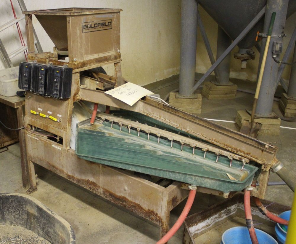 Goldfield Finishing Table