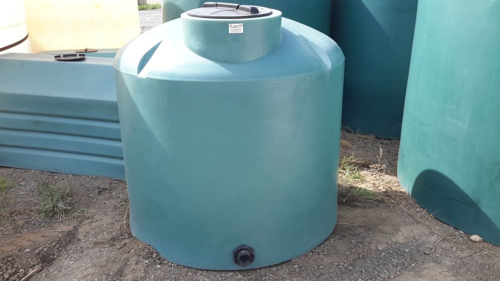 Vertical 400 Gallon Polyethylene Tanks