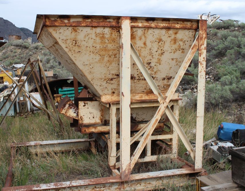 Hopper Feeder 8 ft. x 8 ft. x 6 ft. Deep