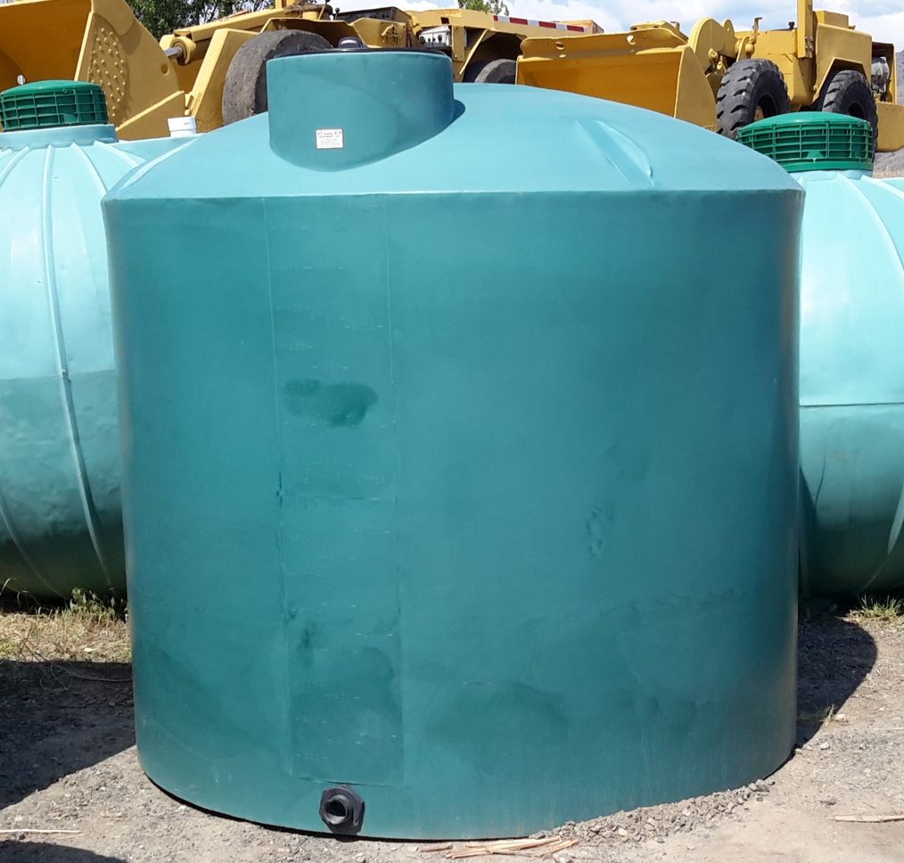 Vertical 1500 Gallon Storage Tank