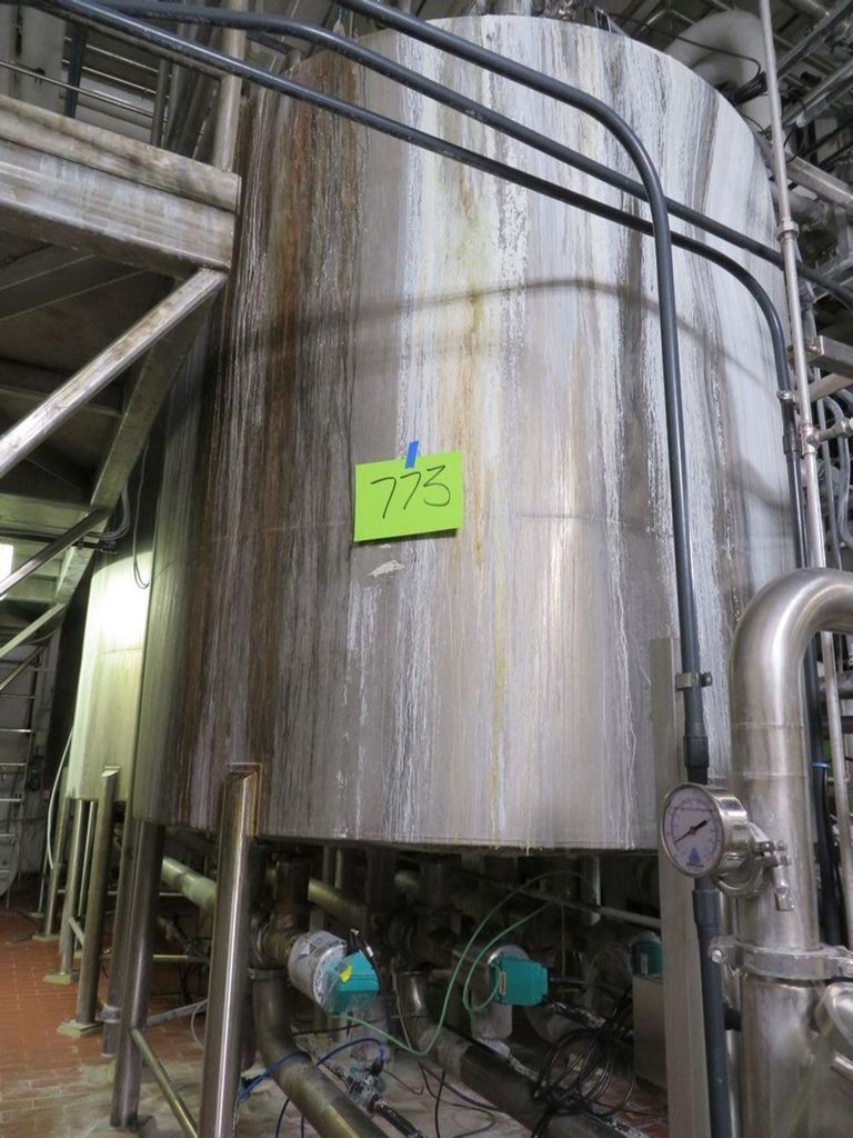 2,500 Gallon Stainless Steel Tank