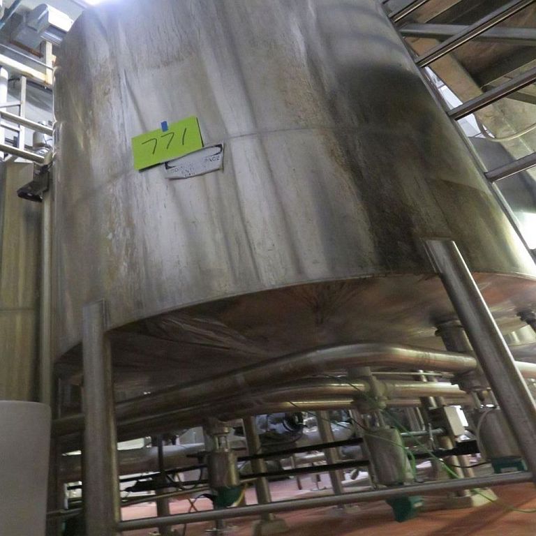 2,500 Gallon Stainless Steel Tank