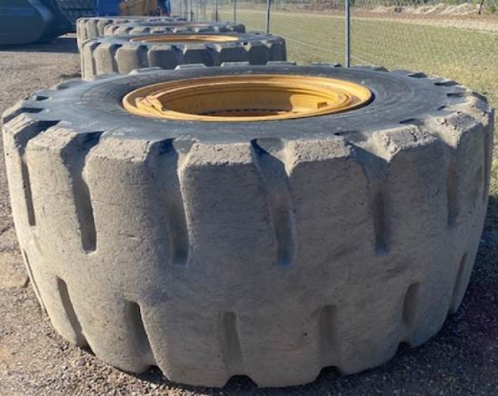 Pneus Bridgestone 45/65-45