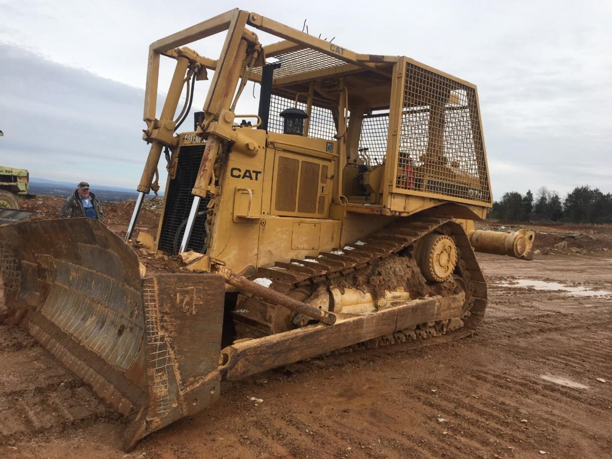 CAT D7H Dozer
