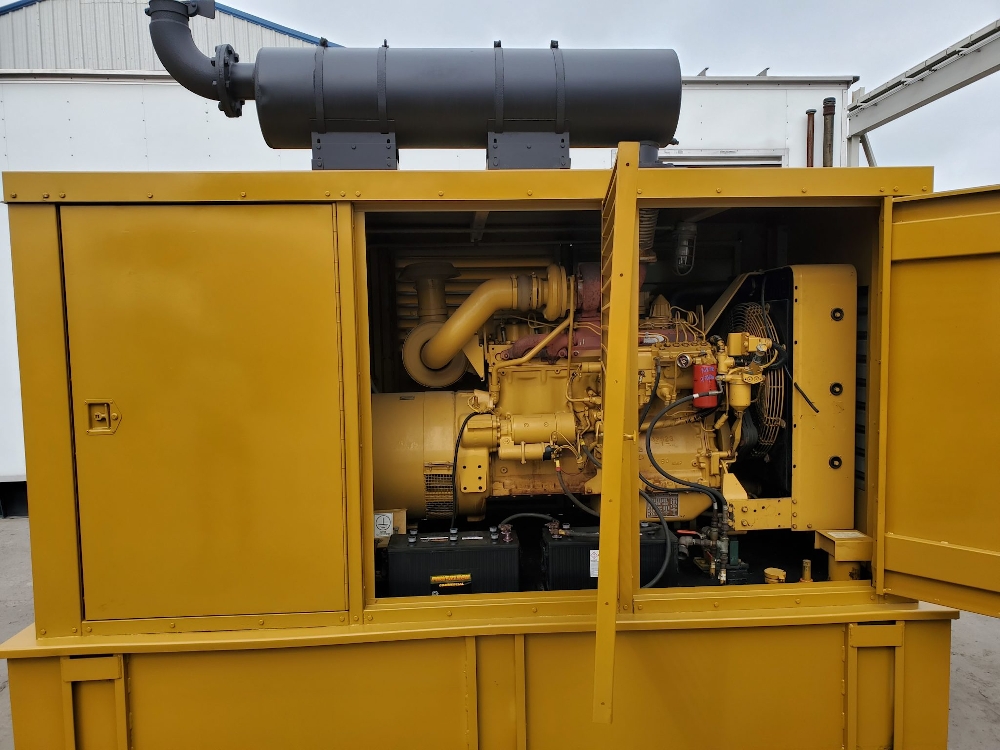 Caterpillar 225 kW 120/208 Volts Diesel Generator