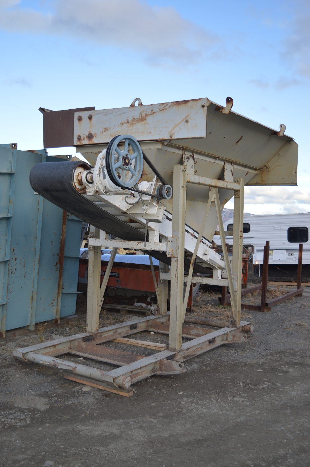 6 ft. 6 in. Wide x 10 ft. Long Hopper