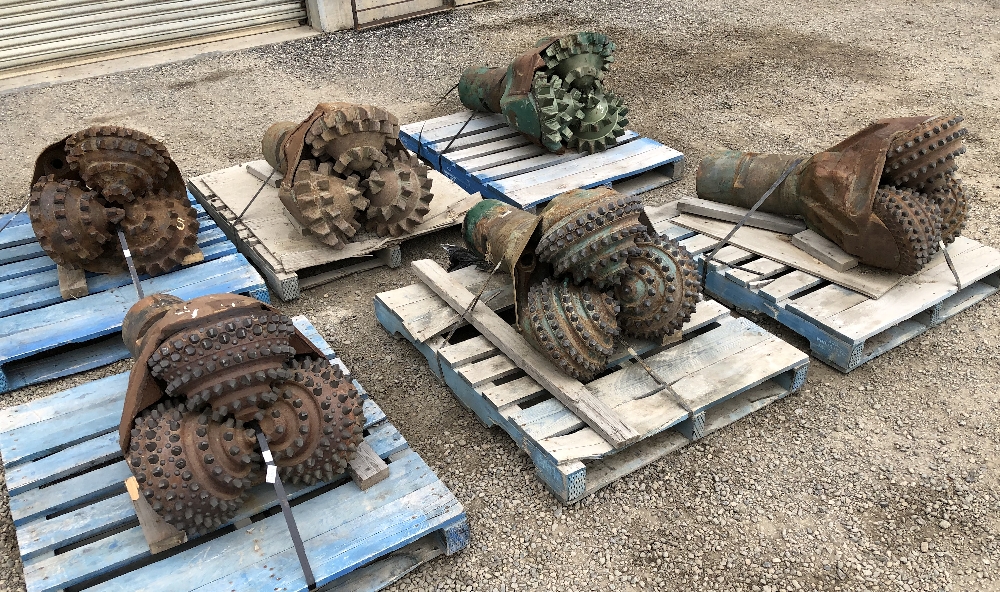 24 po de diamètre. Trépans tricônes