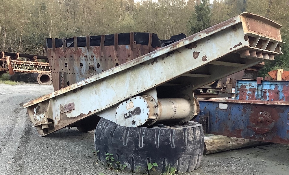 Clemro 3 ft. x 14 ft. Grizzly Feeder